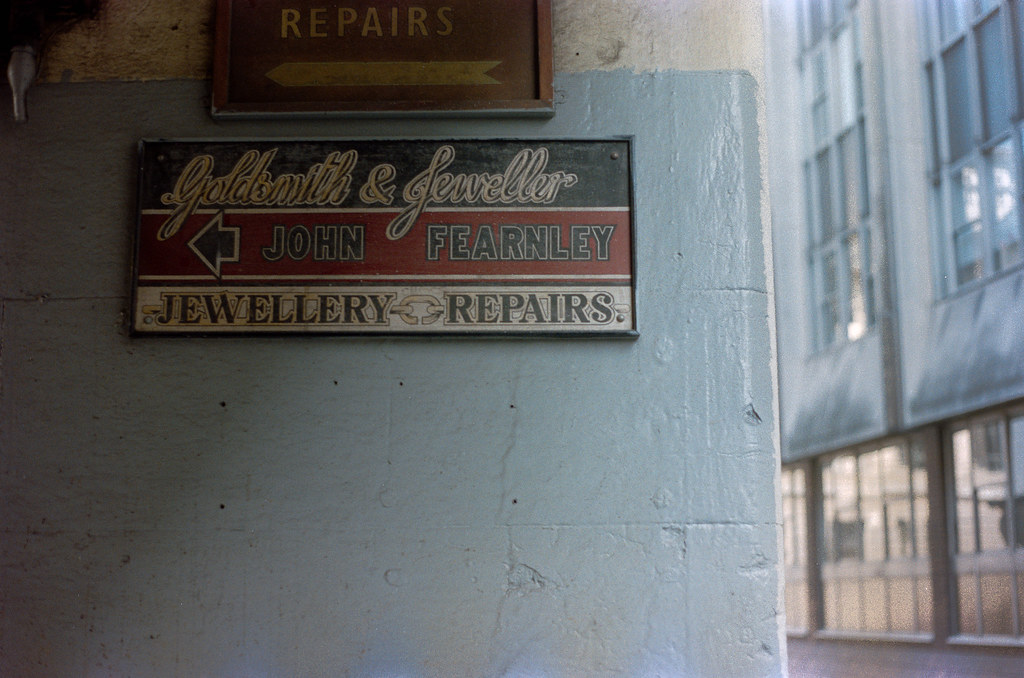 John Fearnley, Jewellery Repairs, Silver St, Hull, 1988, 88c06-05-44