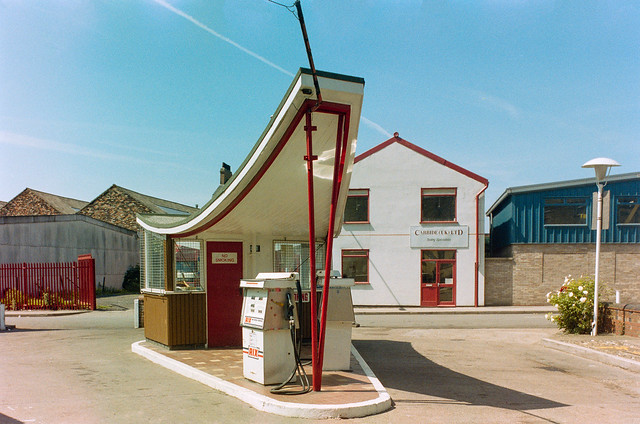 Filling Station, Oxford St, Hull, 1988, 88c06-06-54