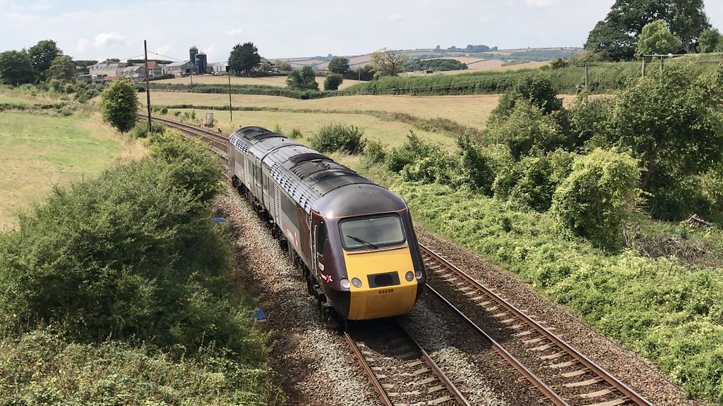 43304 leads 43239 up Rattery Bank