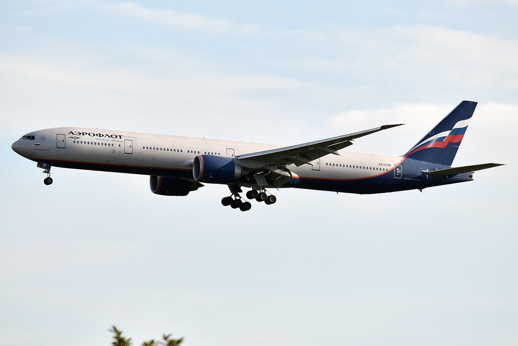 RA-73138, BOEING 777-300ER