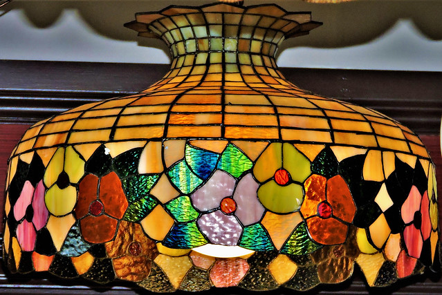 Stained-glass lamp