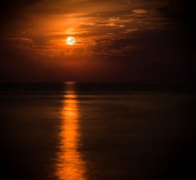 Moonrise Orange