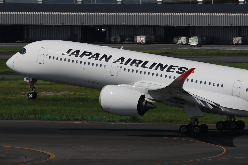 Japan Airlines JA16XJ