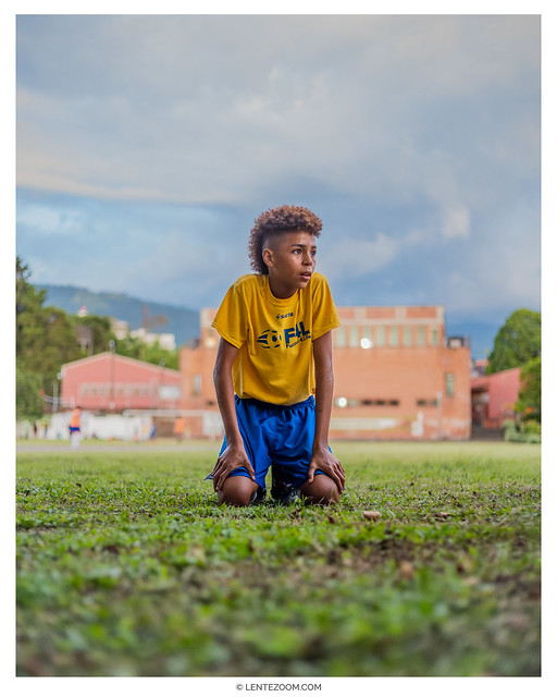 Joven Futbolista Entrenando | Armenia, Quindío