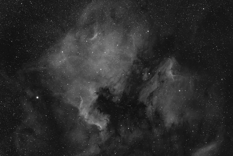 北アメリカ星雲(NGC7000)とペリカン星雲(IC5070) (2022/8/18 22:03) (Hα)