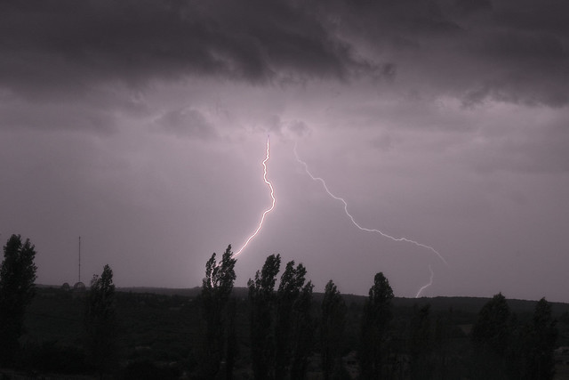 Storm over l'Observatoire de Haute-Provence