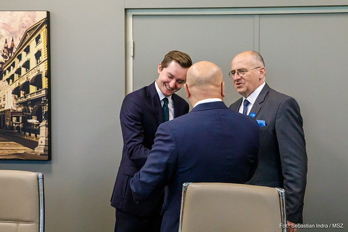 Minister spraw zagranicznych Zbigniew Rau brał udział w konferencji w Hadze poświęconej kwestii sprawiedliwości wobec sprawców zbrodni popełnianych w trakcie rosyjskiej agresji na Ukrainę.