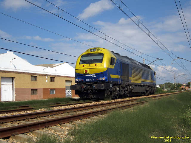 Locomotora 335.017 de Continental Rail a su paso por ALBAL (Valencia)