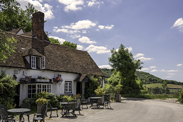 The edge of the village. The Lions of Bledlow. Bledlow, Buckinghamshire, England