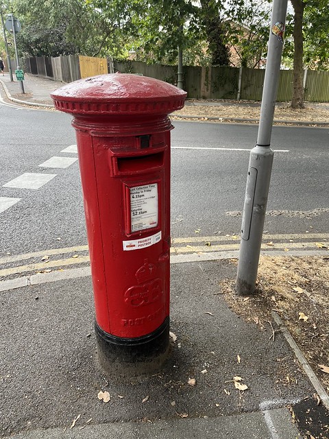 Edward VIII post box, Southend Road, Beckenham