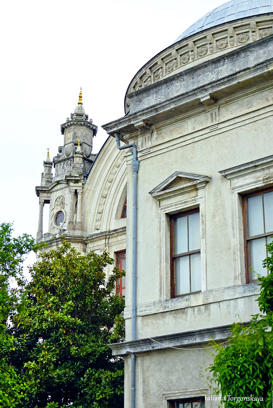 Фрагмент фасада мечети Долмабахче