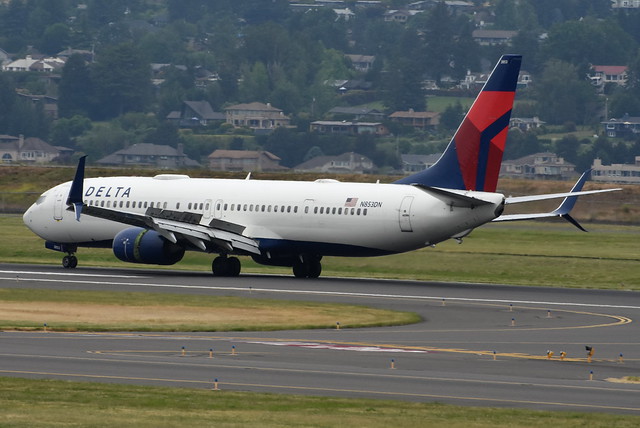 Delta Air Lines - Boeing 737-900ER - N832DN - Portland International Airport (PDX) - May 31, 2019 008 RT CRP