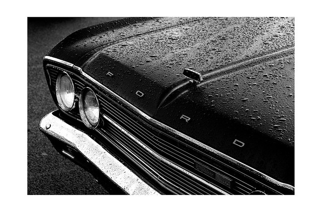 ford fairlane 500, front view, in the rain, in the sun.
