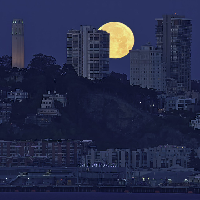 Final Moonset Moments Over San Francisco 061422