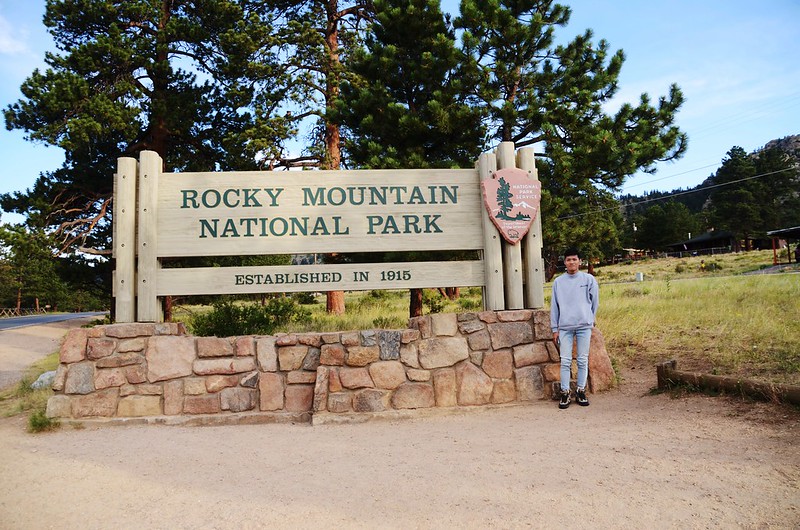 Rovky Mountain National Park Sign