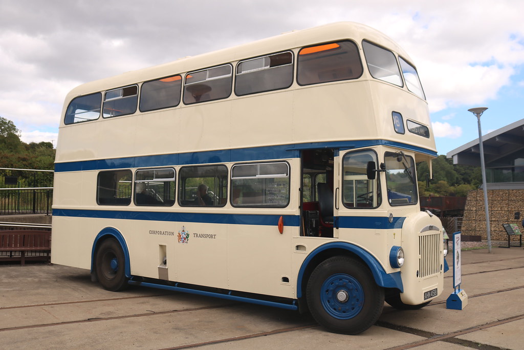 Darlington Corporation Transport: 7 AHN451B Daimler CCG5/Roe - a photo ...