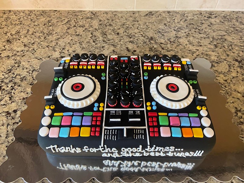 DJ Mixer Cake by Better Batter Cakes