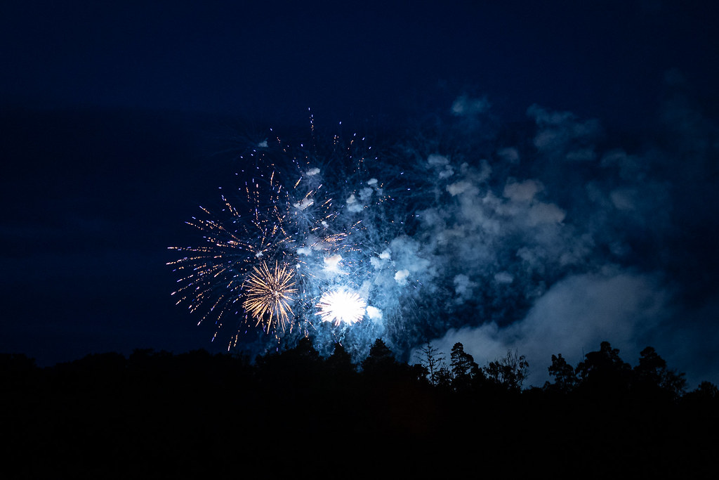 Feuerwerk am amerikanischen Unabhängigkeitstag 2022 / Fireworks at 4th of July 2022 (II)
