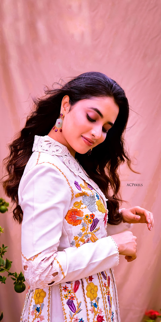 Priyanka Mohan ❤️ | Flower 🌸