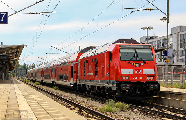 Traxx Class 245 - 008 with RB 40  Mühldorf - München Hbf