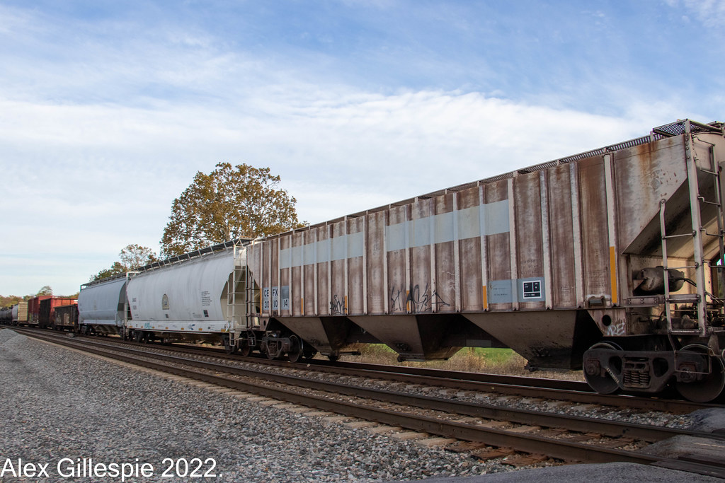 CEFX Hopper | CEFX Hopper heads east on the CSX Q372-18 at S… | Flickr