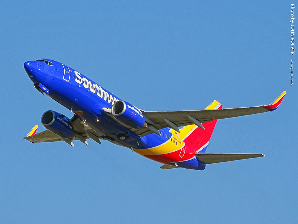 Southwest 737 takeoff from MSP Airport, 18 July 2022