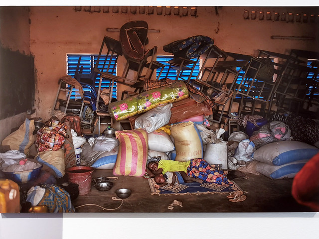 Almacenamiento campo de refugiados de Barshalogo Burkina Faso fotógrafo Juan Luis Rod Exposición Las Tres fronteras en Casa África Las Palmas de Gran Canaria