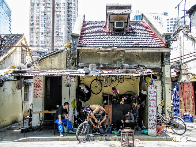 Bicycle Repair Shop & Breakfast