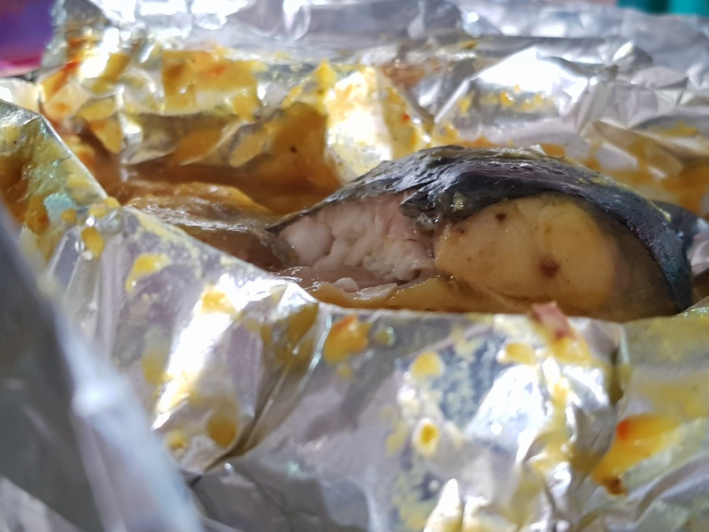 發酵榴槤巴丁魚 Paih Ikan Patin Tempoyak rm$8 @ Nasi kukus Warisan Keluarga  in Balok, Pahang