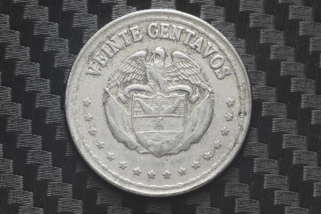 World Coins - Colombia Veinte Centavos 1966