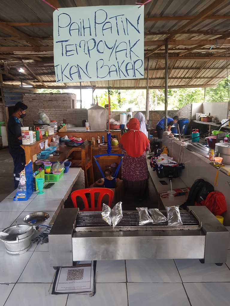 @ Nasi kukus Warisan Keluarga  in Balok, Pahang