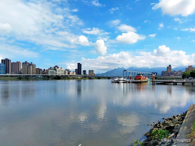 「大稻埕碼頭水岸風景」(Dadaocheng waterfront scenery), Taipei, Taiwan, SJKen, Aug 7,2022.