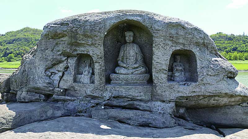 Rupaka Buddhis Kuno 600 Tahun Muncul di Sungai Yangtze
