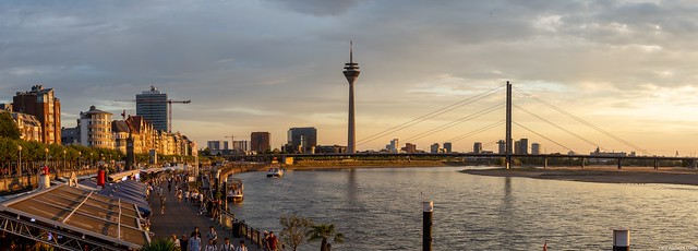 Düsseldorf, golden hour