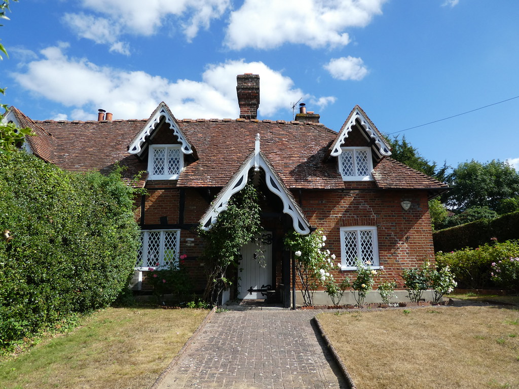 Pretty cottage in Old Basing, Basingstoke