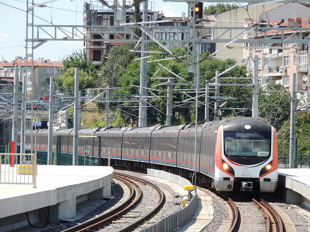 An E32000 Class 'Marmaray' unit approaches Söğütlüçeşme, Istanbul with a service for Gebze