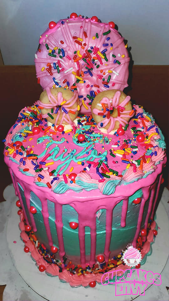 Cake by Cupcakes Envy
