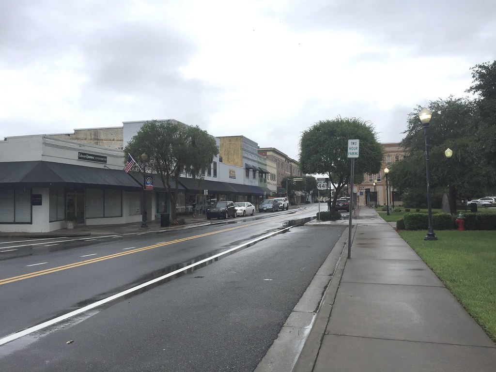 Downtown Lake City, Florida. City Hall is visible at right. Part of the NRHP District.