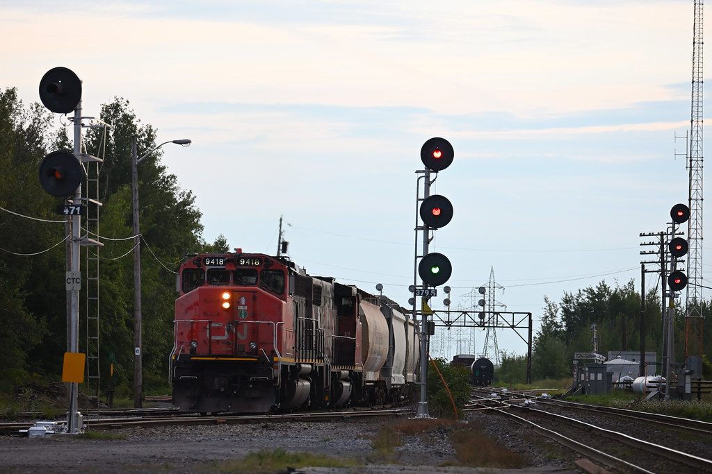 Slow-to-Clear | Alors que le CN 536 manoeuvre toujours des w… | Flickr