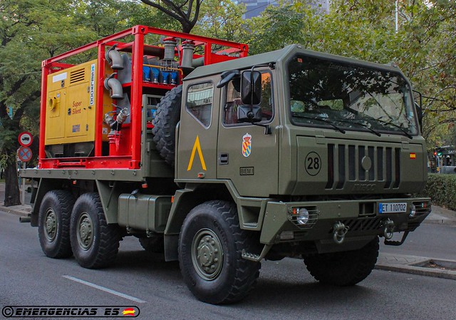 unidad-militar-de-emergencias-equipo-medio-de-bombeo-de-ag-flickr