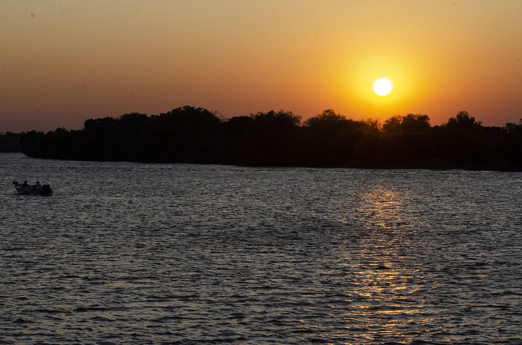 Sunset Zambesi, Zambesi River, Zimbabwe, crociera sullo zambesi