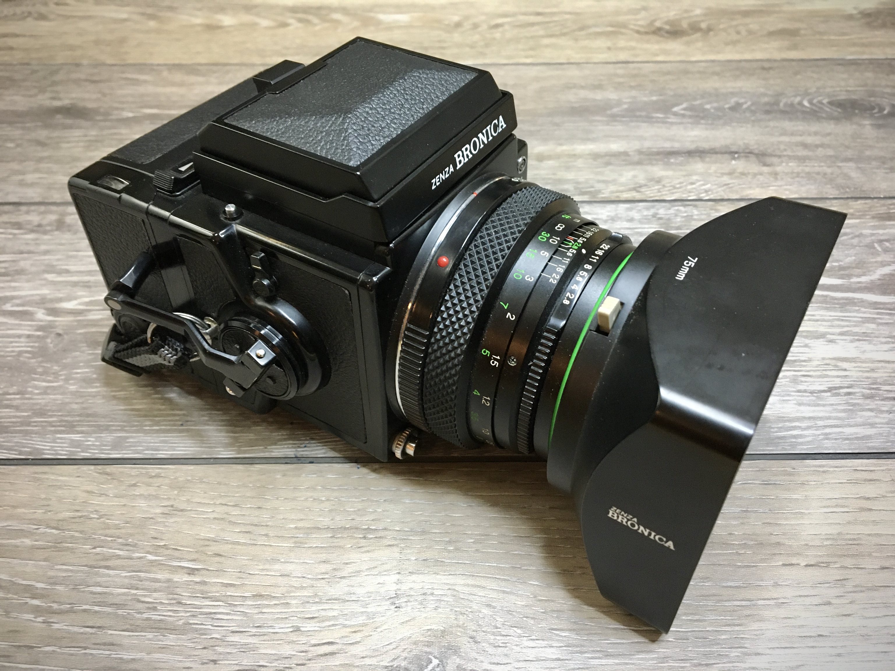 Bronica ETRS, 75mm F/2.8 Zenzanon lens