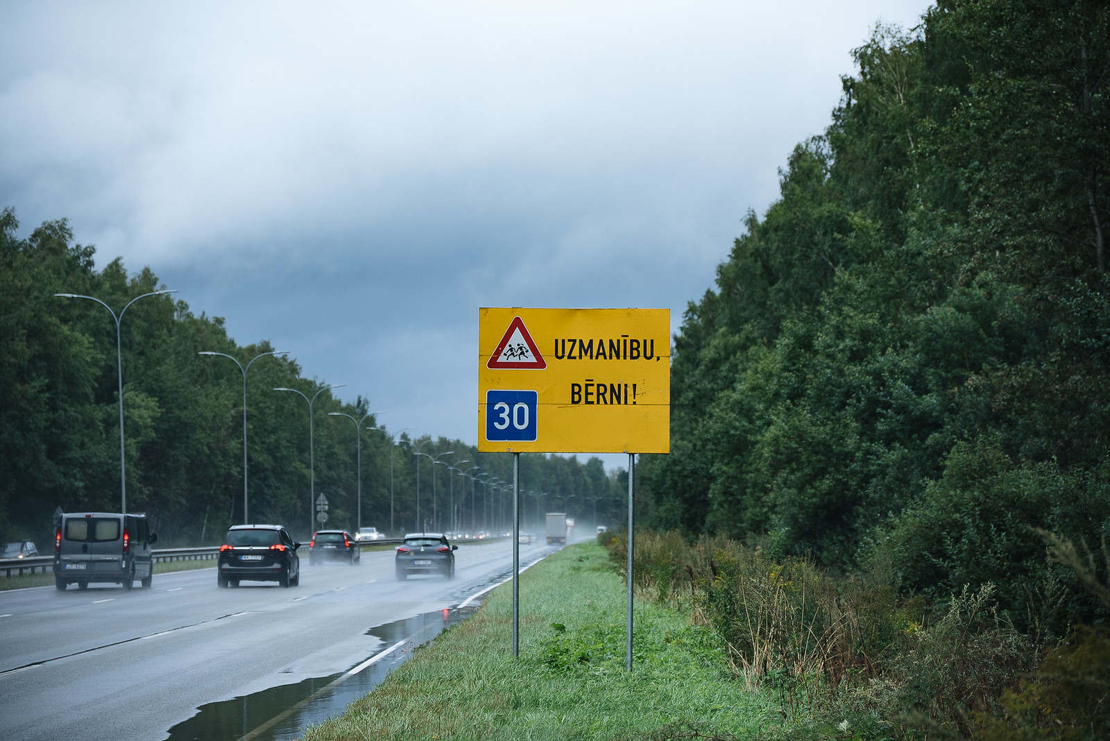 Uzstādīta jauna ceļa zīme pie iebraukšanas Rīgā | 31.08.2022.