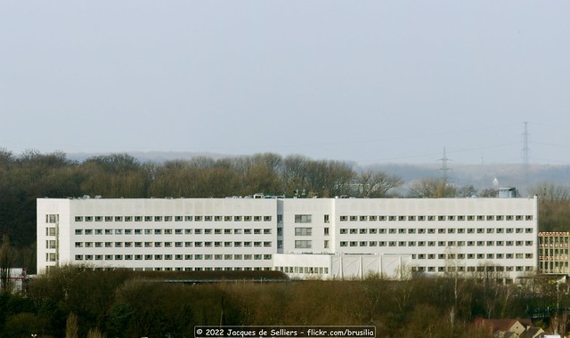 296.7° (5.5 km away): UZ Brussel Hospital  in Jette