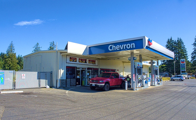 Deer Creek Store and Chevron
