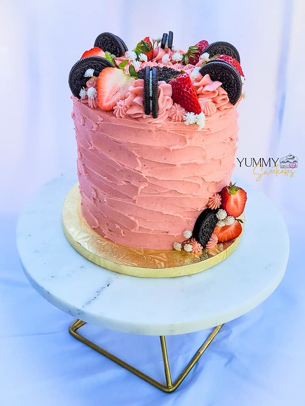 Cake by Yummy Sweetcakes LLC