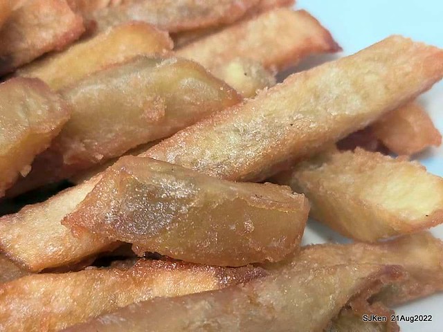 「小木屋鬆餅南港店」3-2 炸雞塊與薯條(ChickenNugget & french fries at Shine Mood Waffl store), Taipei, Taiwan, SJKen, Aug 21, 2022.
