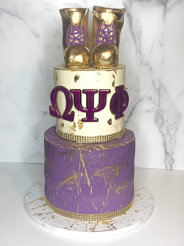 Cake from The Queen’s Treats by Jamarice