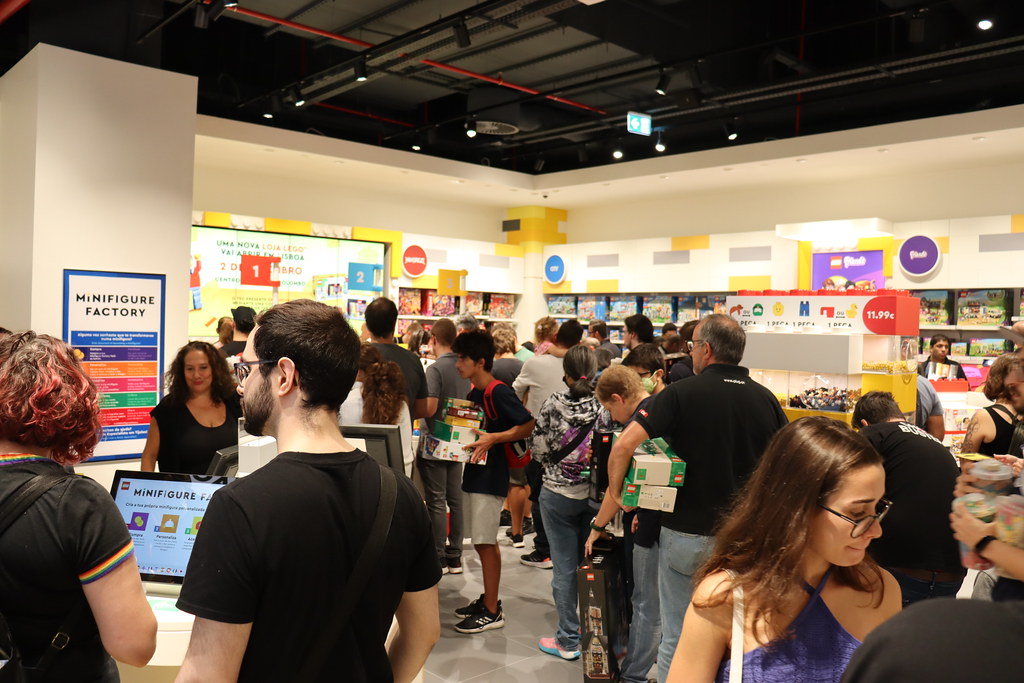 Opening Day of the first LEGO certified store in Portugal