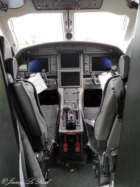 PILATUS PC-12-47NG OH-EVE FLY7 EXECUTIVE AVIATION SN1842 A L'AEROPORT DE LANNION      COTE DE GRANIT ROSE (LAI-LFRO)